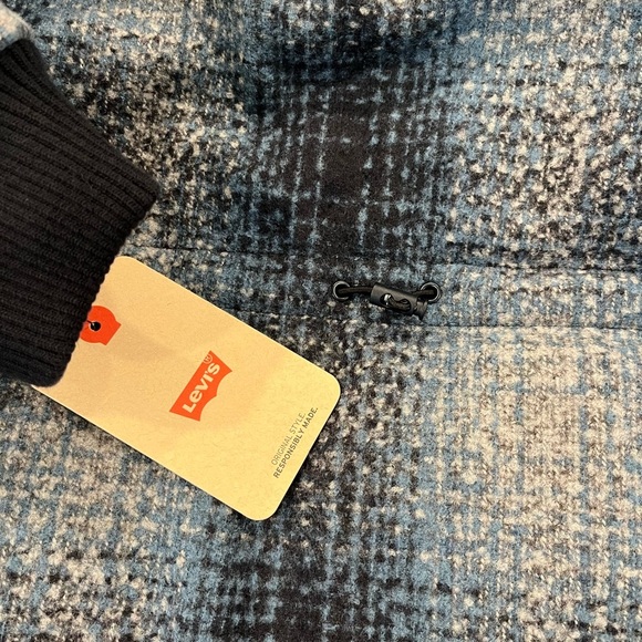 NEW LEVI’S - Plaid Puffer Jacket with Drawstring for Waist Cinch - Picture 7 of 8